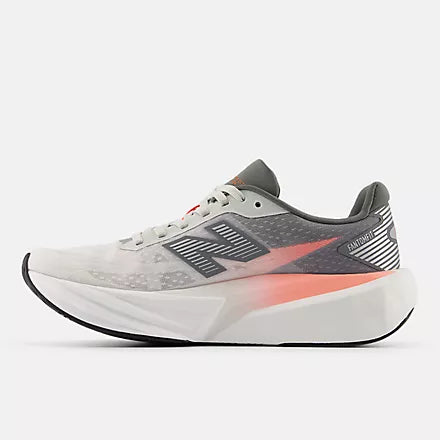 TCS NYC Marathon FuelCell Rebel v5 chaussures